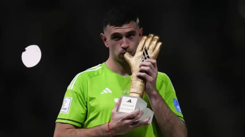 Manchester United Bidik Emiliano Martinez untuk Perkuat Posisi Penjaga Gawang