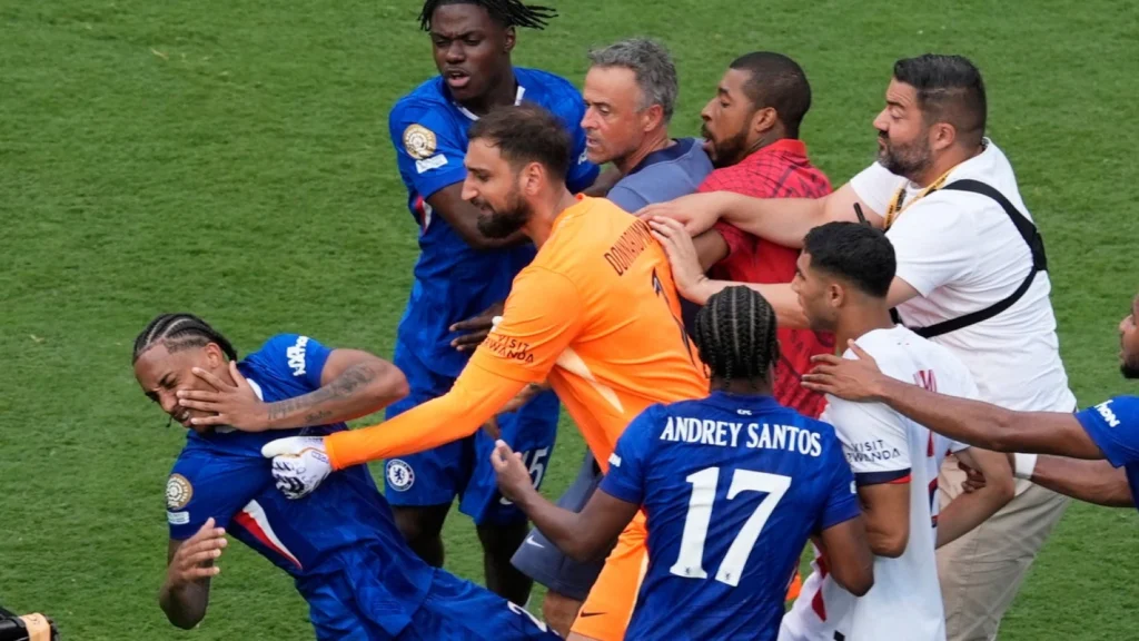 Luis Enrique Terancam Sanksi Berat dari FIFA Usai Insiden dengan Joao Pedro