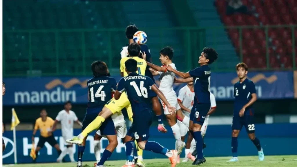 Pelatih Thailand U-23 Siapkan Tim Hadapi Indonesia di Semifinal Piala AFF U-23 2025